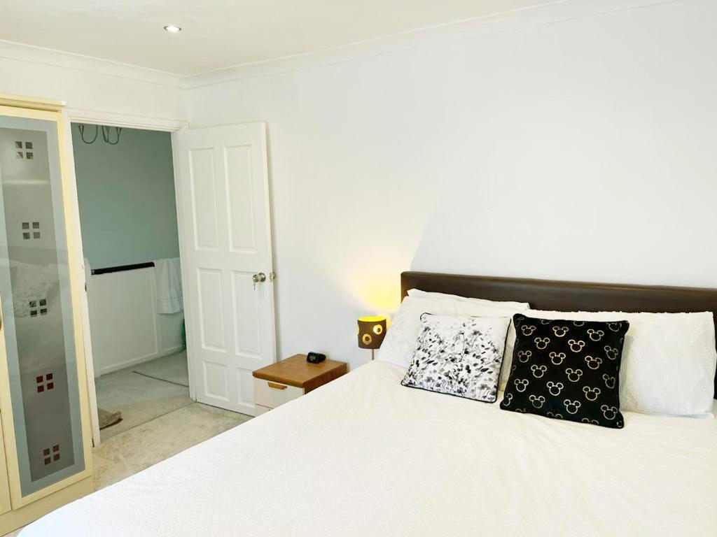 Blessings Of Peace Home Away From Home Cardiff Eksteriør billede