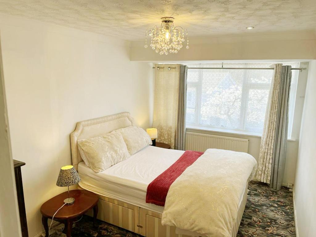 Blessings Of Peace Home Away From Home Cardiff Eksteriør billede