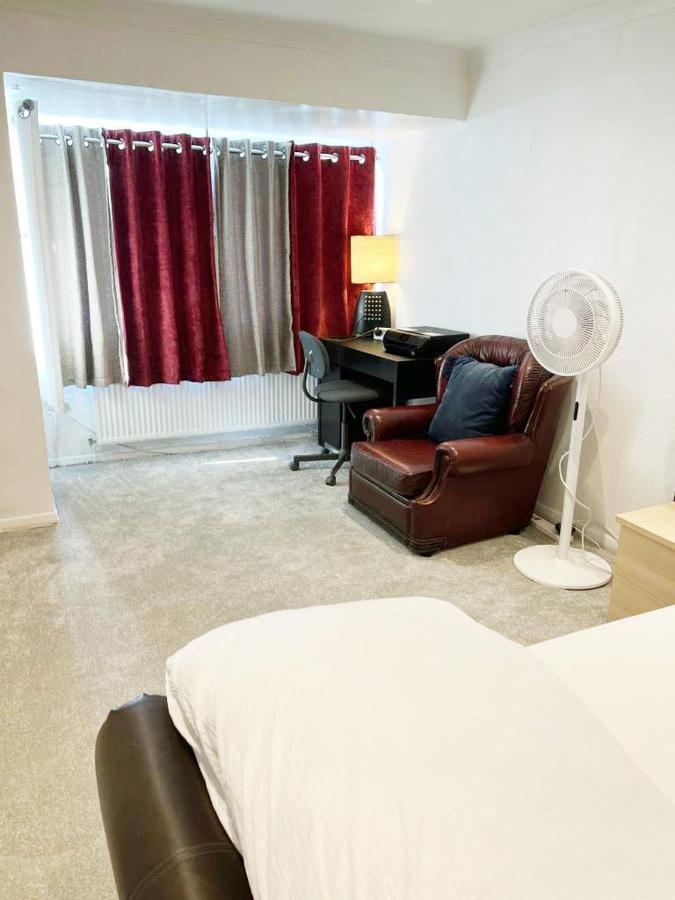 Blessings Of Peace Home Away From Home Cardiff Eksteriør billede