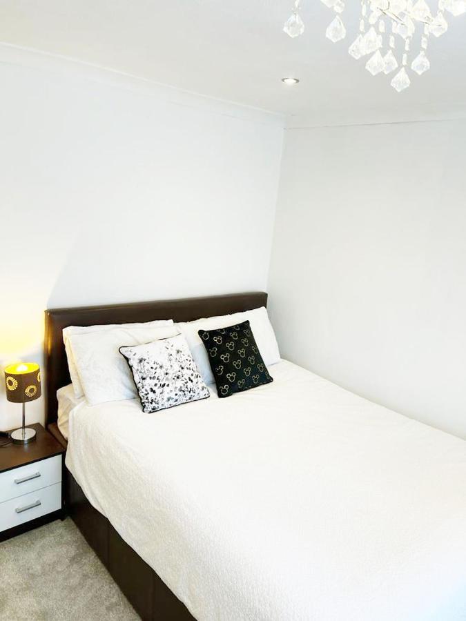 Blessings Of Peace Home Away From Home Cardiff Eksteriør billede