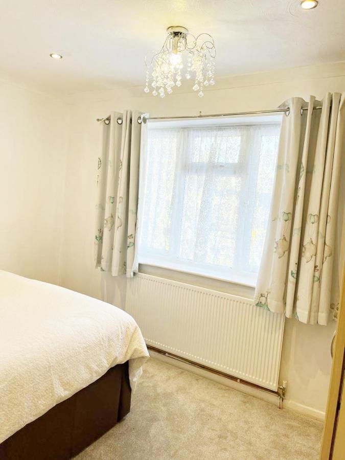 Blessings Of Peace Home Away From Home Cardiff Eksteriør billede