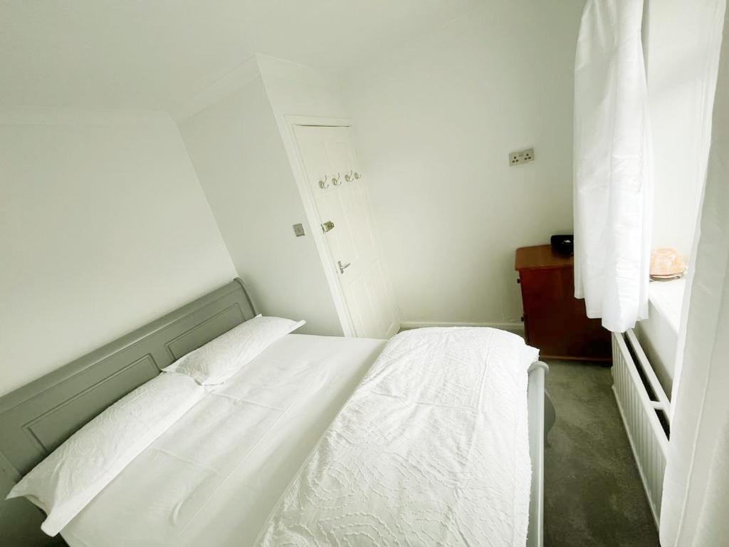 Blessings Of Peace Home Away From Home Cardiff Eksteriør billede