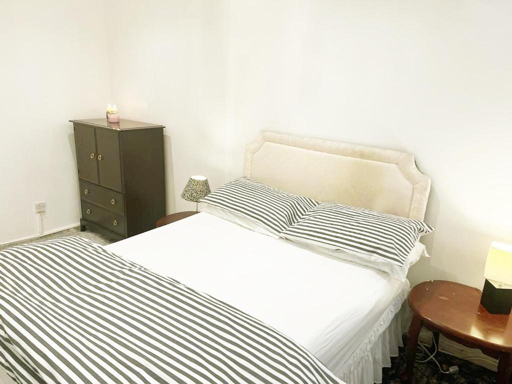 Blessings Of Peace Home Away From Home Cardiff Eksteriør billede