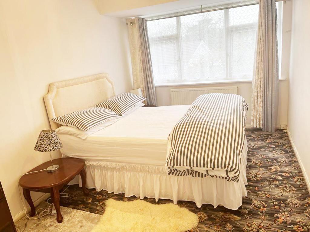 Blessings Of Peace Home Away From Home Cardiff Eksteriør billede