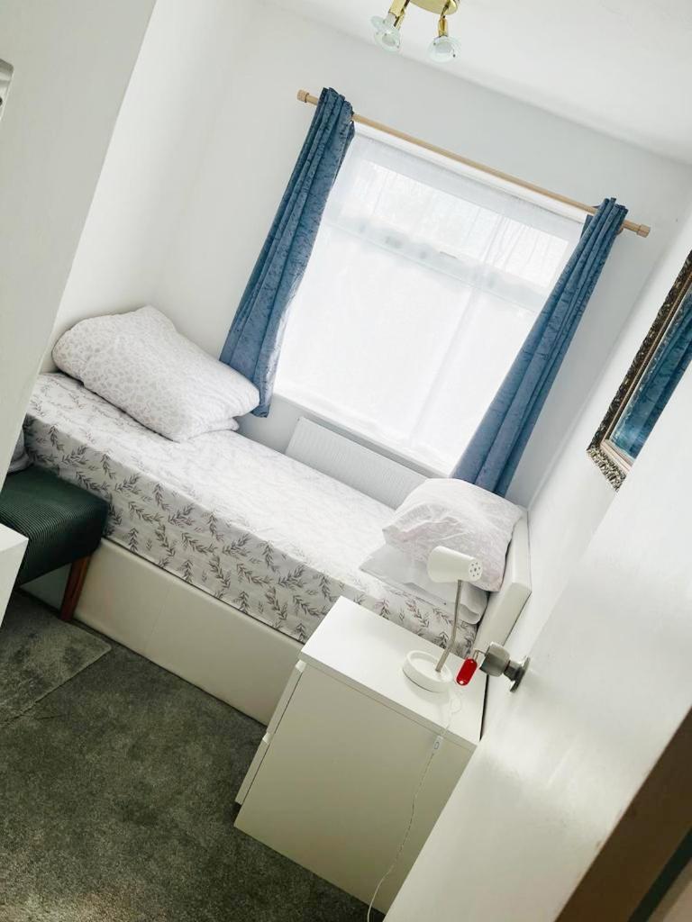Blessings Of Peace Home Away From Home Cardiff Eksteriør billede