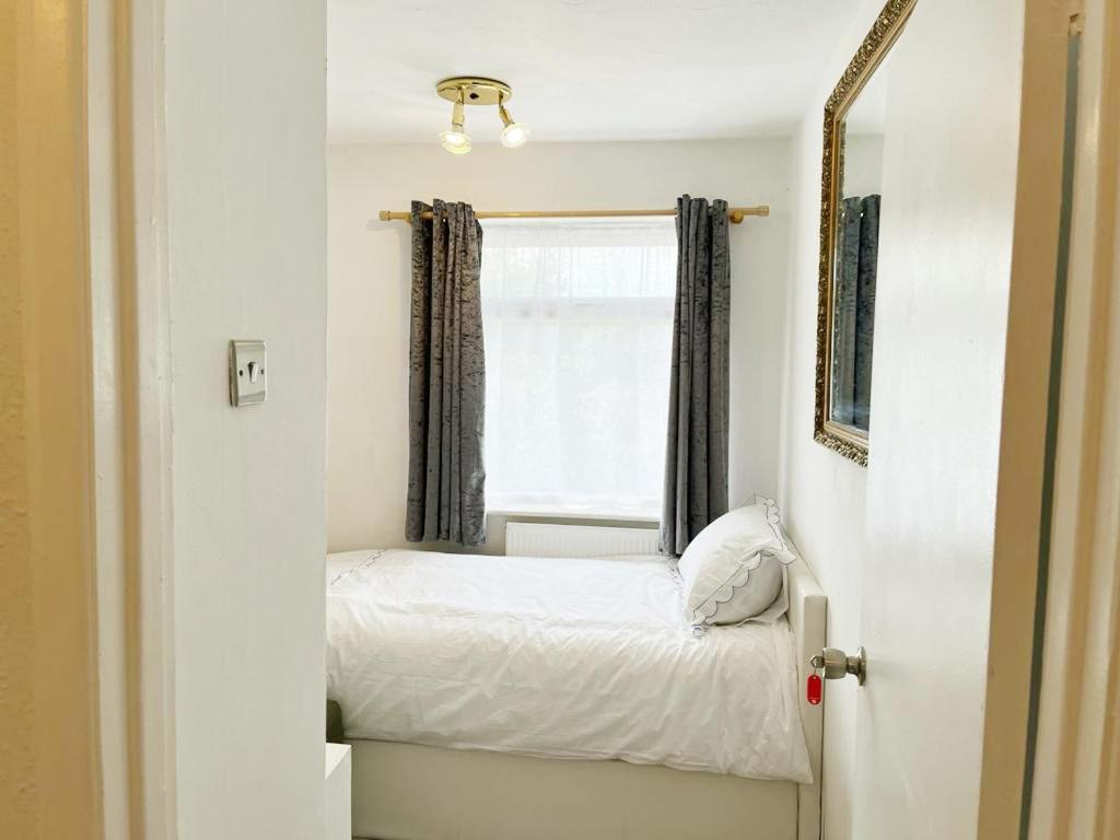 Blessings Of Peace Home Away From Home Cardiff Eksteriør billede